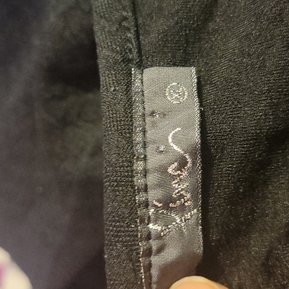 3/4 sleeve little  black dress with design - Picture 9 of 9